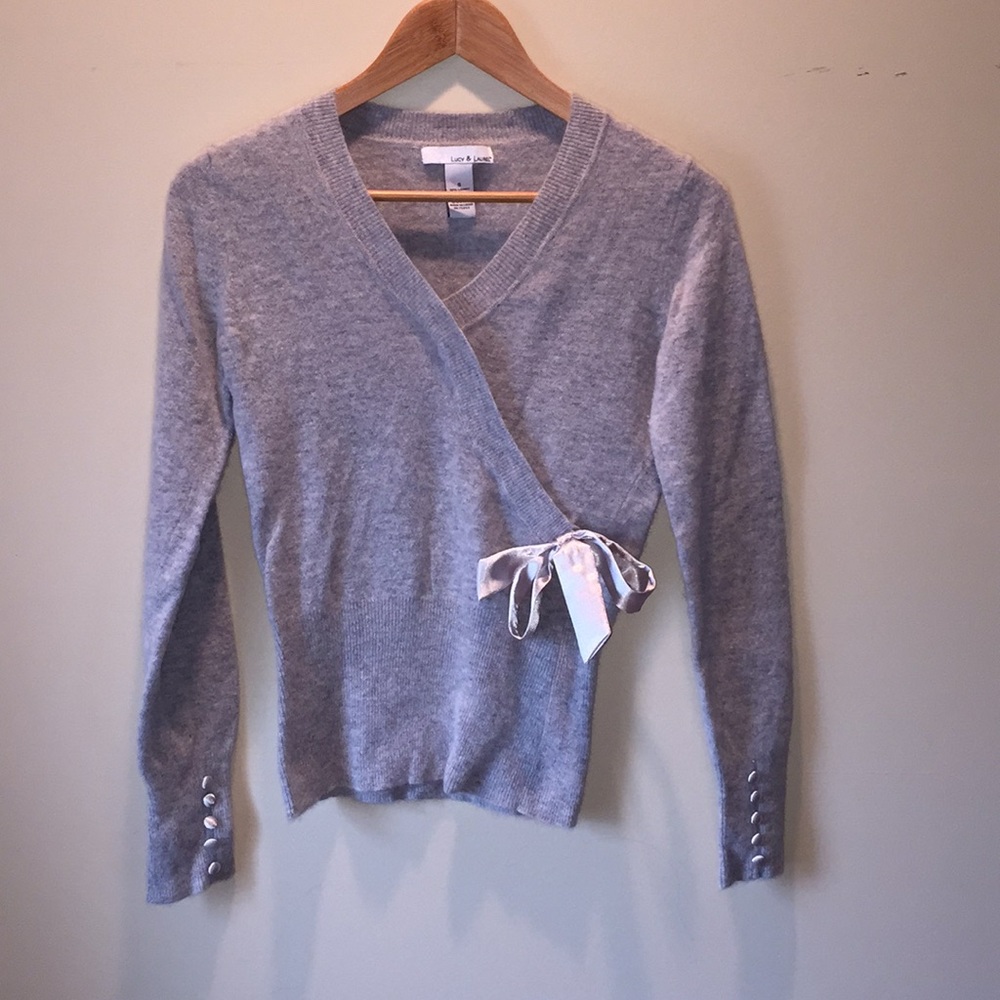 Grey sweater. Size S.